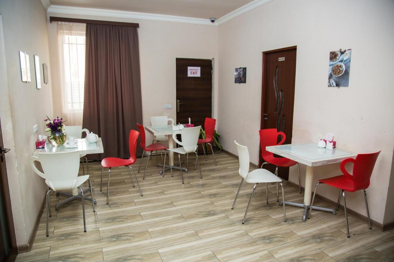 Nuryan Hotel Yerevan Exterior foto